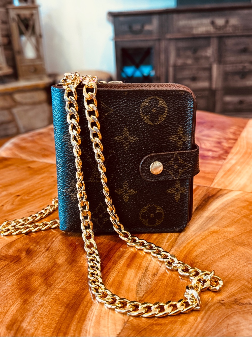 Louis Vuitton vintage compact, wallet, monogram brown, 2002 with unbranded chain - Picture 3 of 17